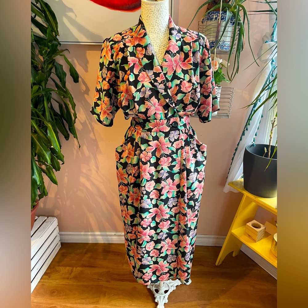 Classic Vintage 90s Floral Print Wrap Midi Dress With Pockets Size M